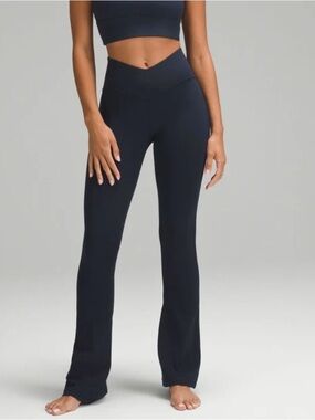 lululemon Align V-Waist Mini-Flare Pant in Navy